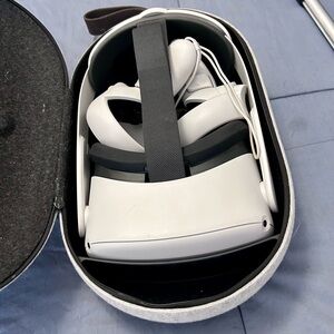 Oculus Metaquest 2 VR gaming- super fun!